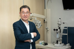 对话｜知名眼科专家何明光：在控制近视进展上，红光疗法效果显著